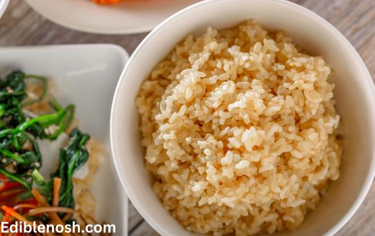 Benefits of Cooking Brown Rice in Chicken Stock