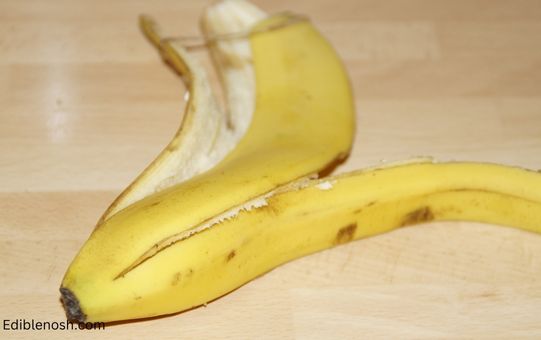 What Causes Banana Peels to Turn Brown